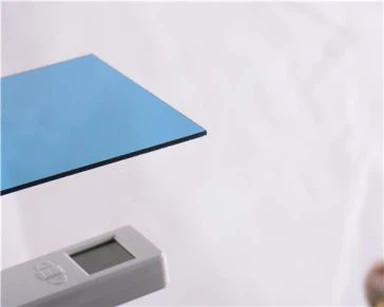 PC: n UV-kestävä arkki